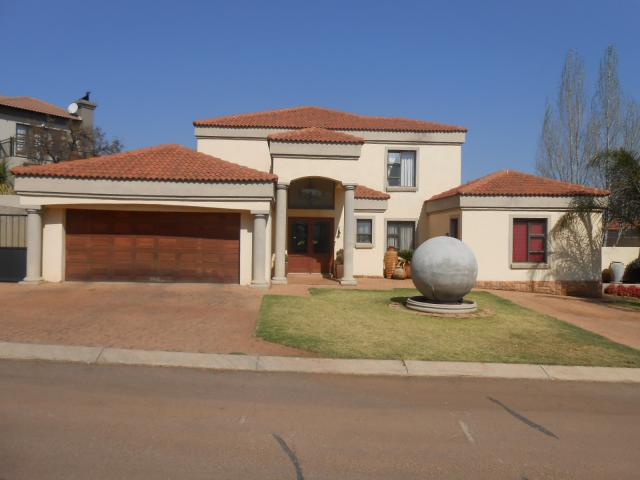 4 Bedroom House for Sale For Sale in Pretorius Park - Private Sale - MR095604