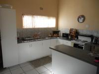 Kitchen - 13 square meters of property in Albertinia