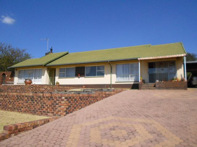3 Bedroom House for Sale For Sale in Rangeview - Private Sale - MR095670