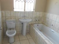 Main Bathroom - 5 square meters of property in Olievenhoutbos