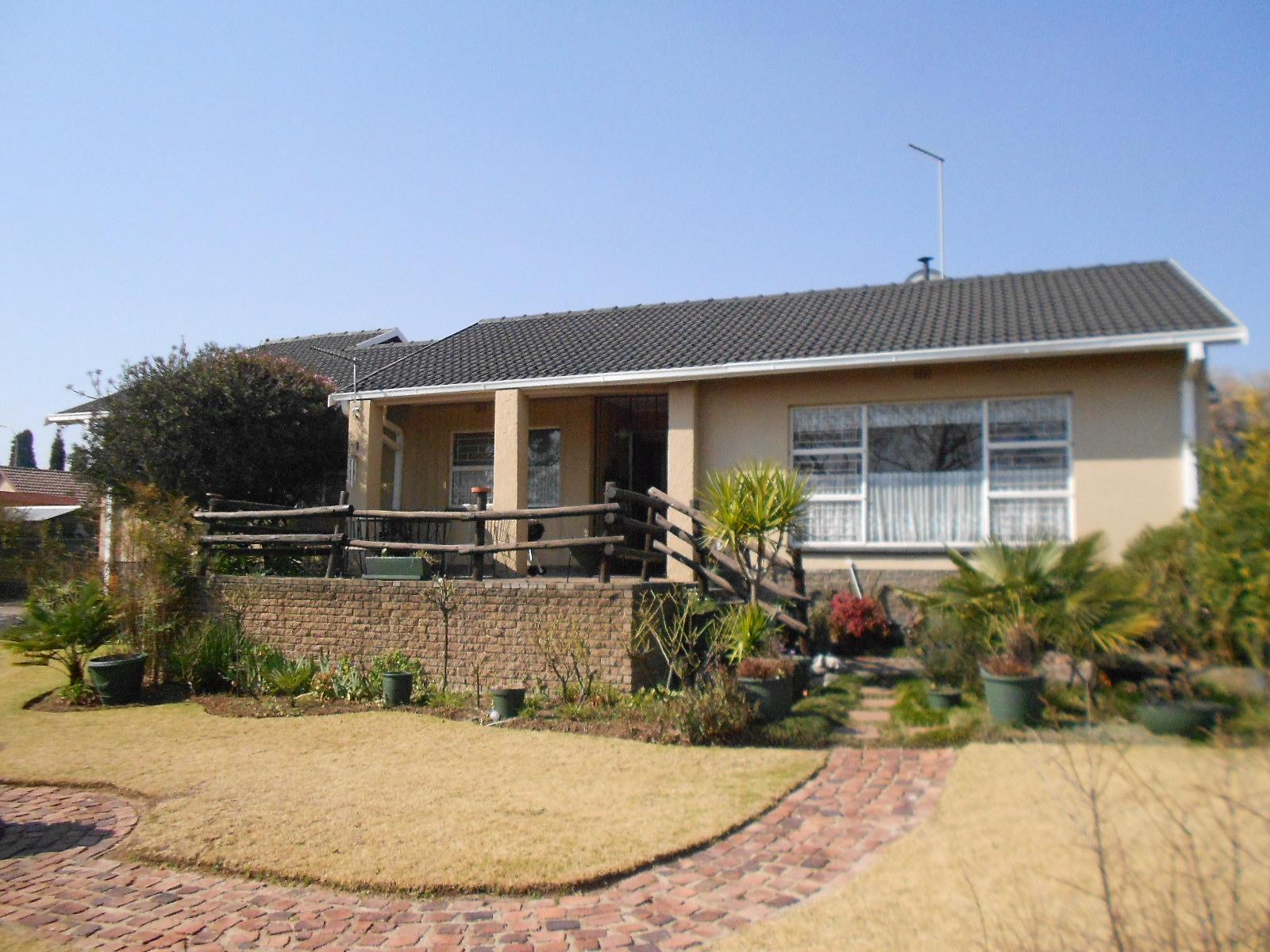 Front View of property in Dalpark