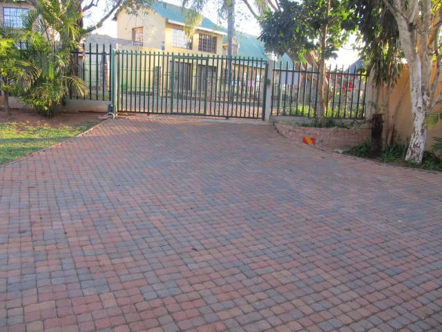 2 Bedroom House for Sale For Sale in White River - Home Sell - MR095769