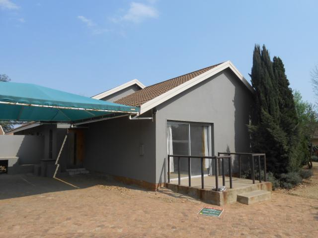 4 Bedroom House for Sale For Sale in Vaalpark - Home Sell - MR095795