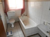 Bathroom 1 - 3 square meters of property in Vaalpark