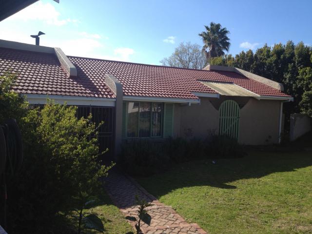 4 Bedroom House for Sale For Sale in Knysna - Private Sale - MR095850