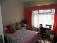 Bed Room 1 - 15 square meters of property in Umkomaas