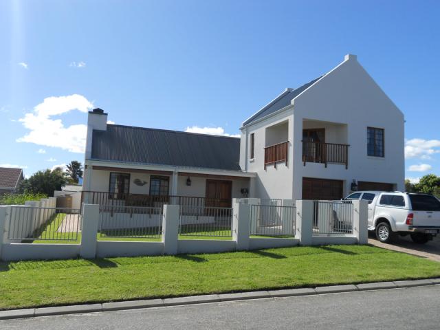 4 Bedroom House for Sale For Sale in Herolds Bay - Private Sale - MR095870