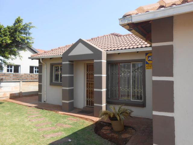 3 Bedroom House for Sale For Sale in The Orchards - Private Sale - MR095971