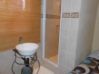 Bathroom 1 - 5 square meters of property in Birchleigh North