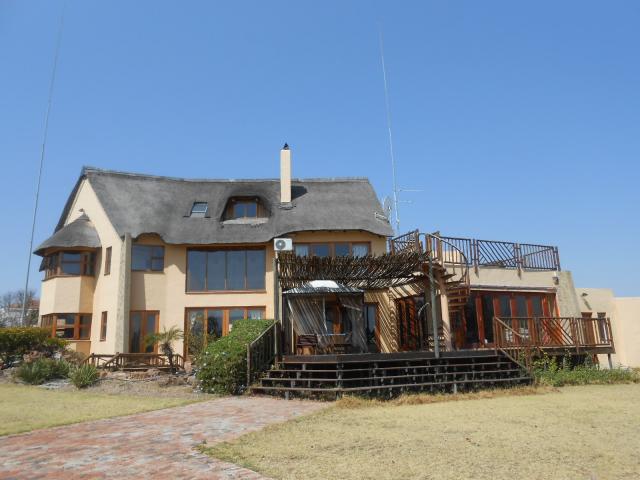 3 Bedroom House for Sale For Sale in Kyalami A.H - Private Sale - MR096030