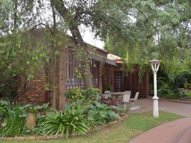 6 Bedroom House for Sale For Sale in Emalahleni (Witbank)  - Private Sale - MR096064