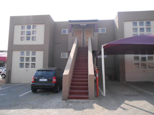 2 Bedroom Sectional Title for Sale For Sale in Mulbarton - Private Sale - MR096110
