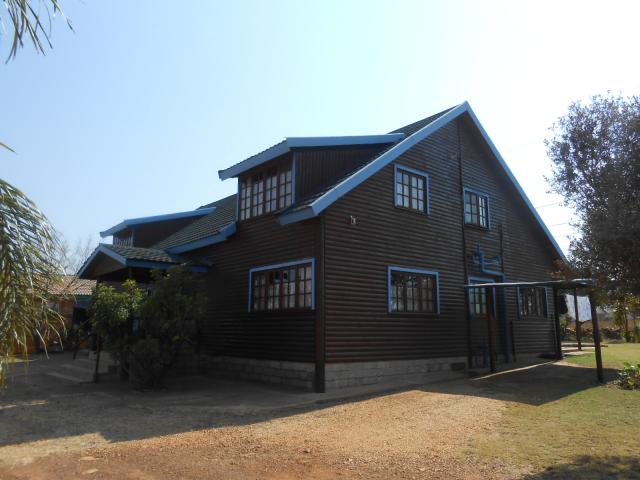 2 Bedroom House for Sale For Sale in Donkerhoek - Private Sale - MR096123