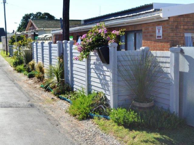 3 Bedroom Sectional Title for Sale For Sale in East London - Private Sale - MR096152