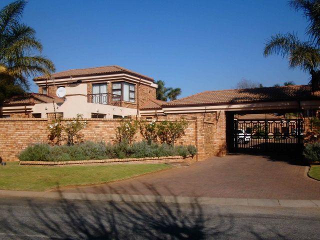 3 Bedroom Sectional Title for Sale For Sale in Northmead - Private Sale - MR096180