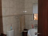Main Bathroom - 6 square meters of property in Melodie