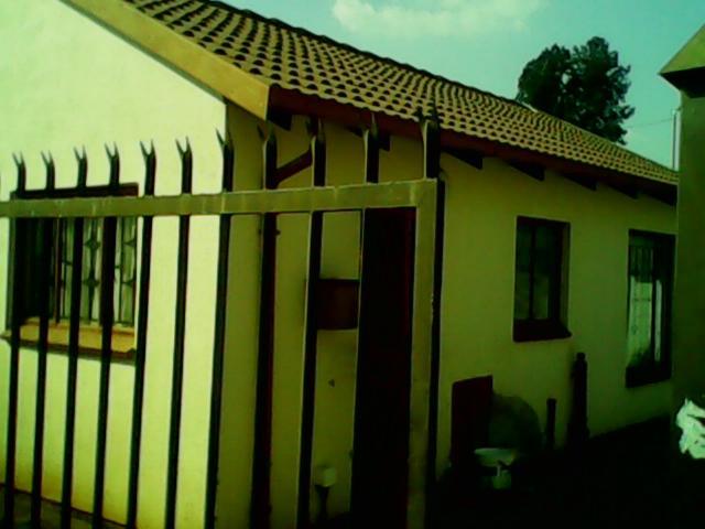 2 Bedroom House for Sale For Sale in Mamelodi - Home Sell - MR096299