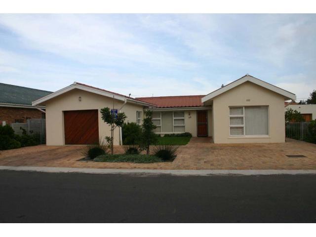 3 Bedroom House for Sale For Sale in Kleinmond - Private Sale - MR096321