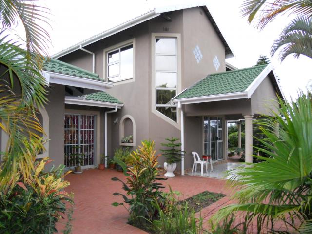 4 Bedroom House for Sale For Sale in Somerset Park - Private Sale - MR096353