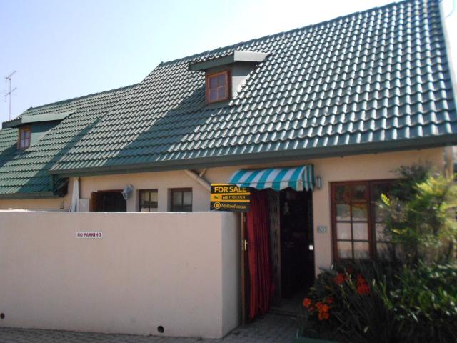 2 Bedroom Duplex for Sale For Sale in Weltevreden Park - Private Sale - MR096393