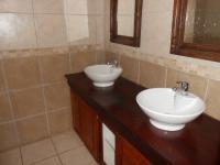 Main Bathroom - 12 square meters of property in Mookgopong (Naboomspruit)
