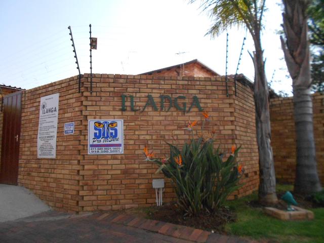2 Bedroom Sectional Title for Sale For Sale in Sundowner - Home Sell - MR096478