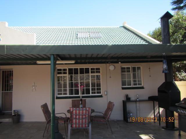 3 Bedroom House for Sale For Sale in Randfontein - Home Sell - MR096497