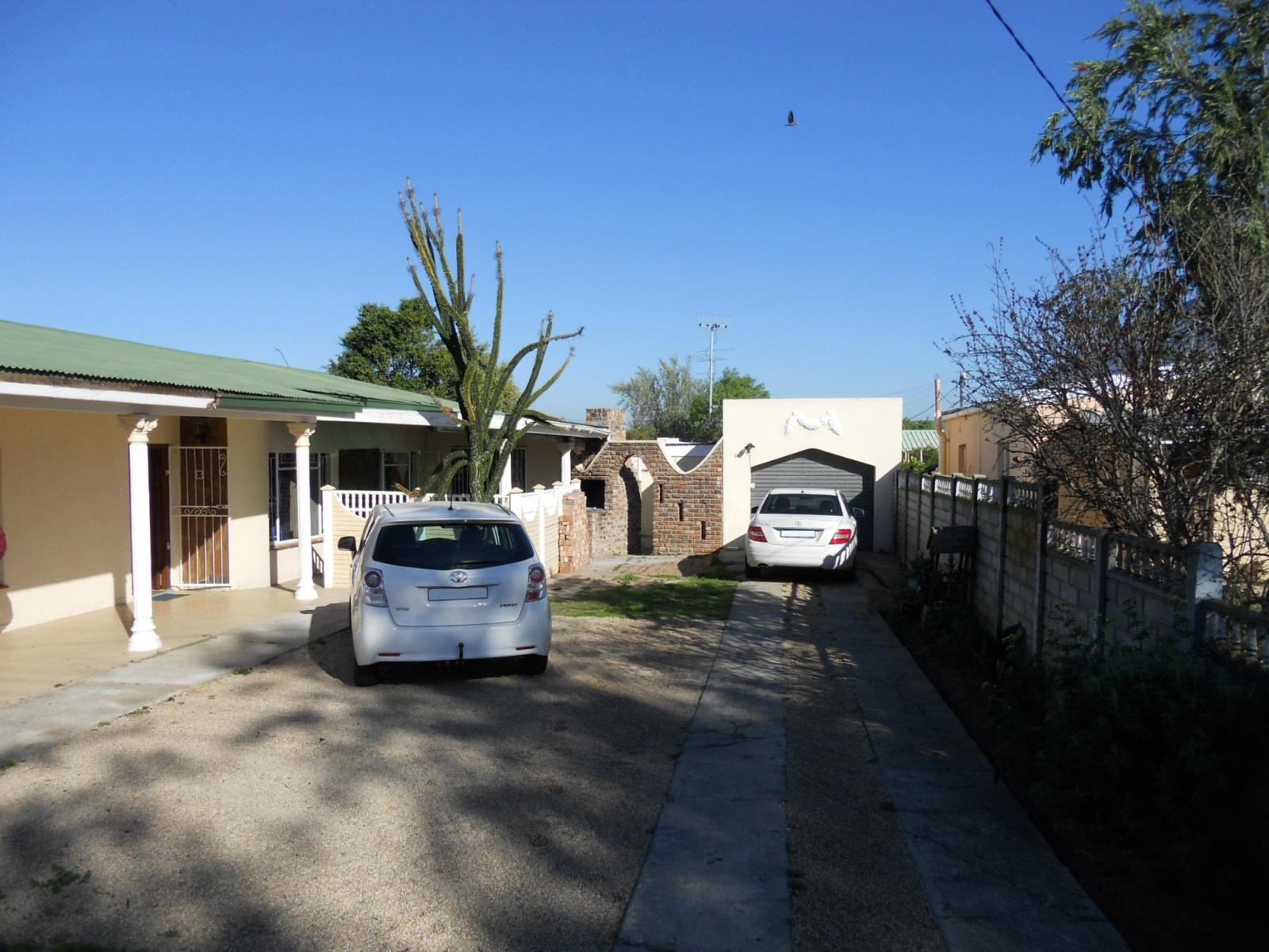 Front View of property in Oudtshoorn