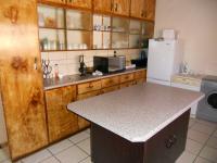 Kitchen - 18 square meters of property in Oudtshoorn