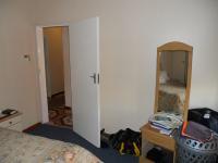 Bed Room 1 - 15 square meters of property in Oudtshoorn