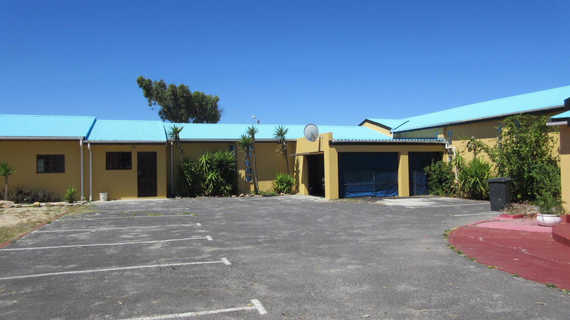 Front View of property in Westridge CP