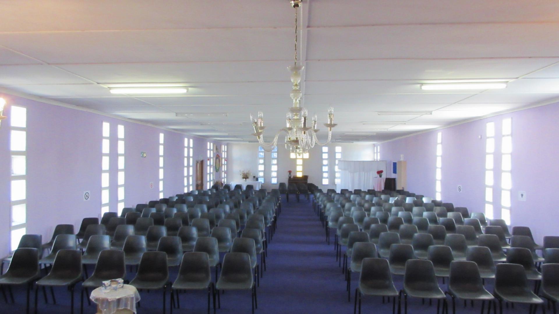 Entertainment - 323 square meters of property in Westridge CP