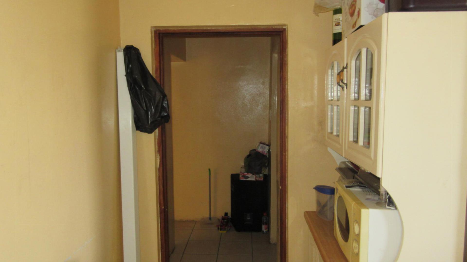 Kitchen - 18 square meters of property in Westridge CP