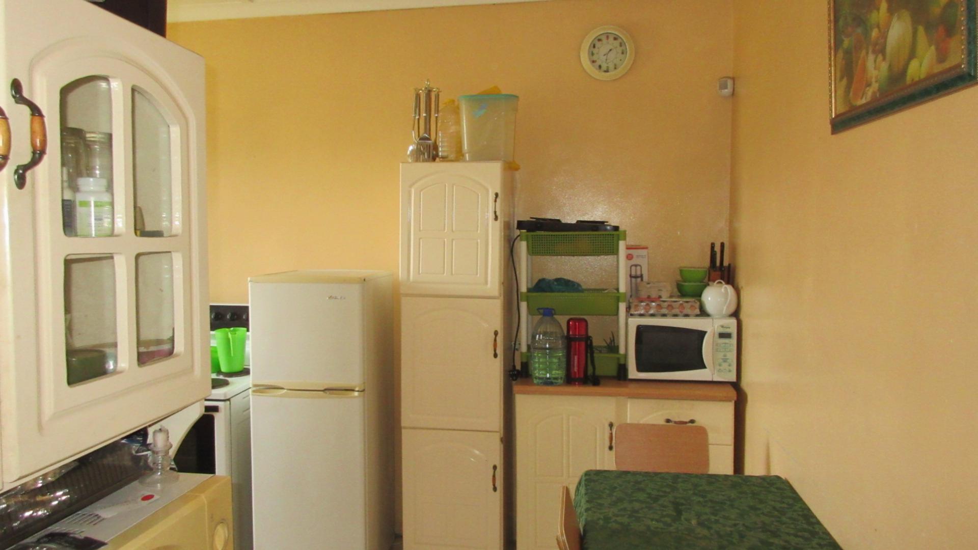 Kitchen - 18 square meters of property in Westridge CP