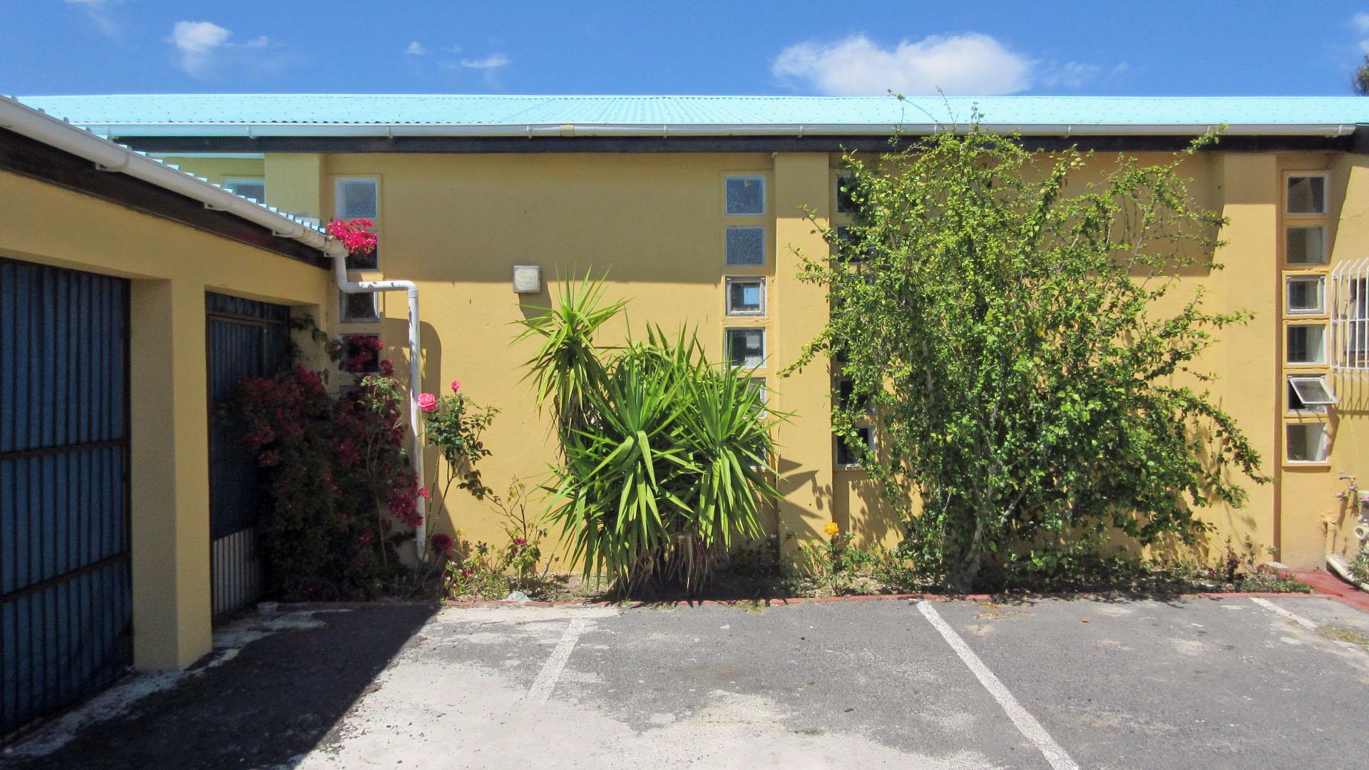 Front View of property in Westridge CP