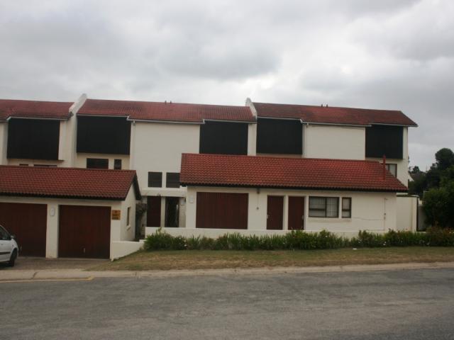 4 Bedroom Sectional Title for Sale For Sale in Plettenberg Bay - Private Sale - MR096810