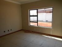 Bed Room 1 - 18 square meters of property in Midstream Estate
