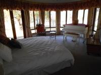 Bed Room 1 - 31 square meters of property in Krugersdorp