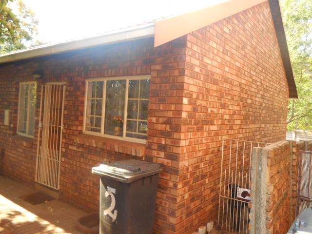 2 Bedroom Simplex for Sale For Sale in Zwartkop - Private Sale - MR096914