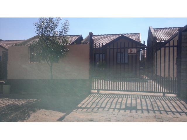 2 Bedroom House for Sale For Sale in Soshanguve - Home Sell - MR096917