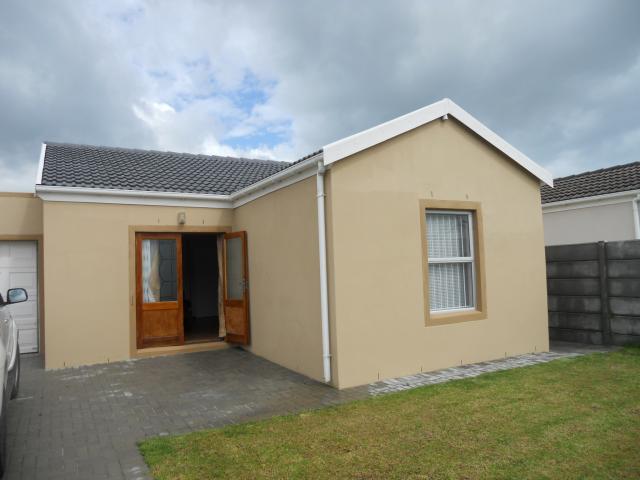 3 Bedroom House for Sale For Sale in Gordons Bay - Private Sale - MR099110
