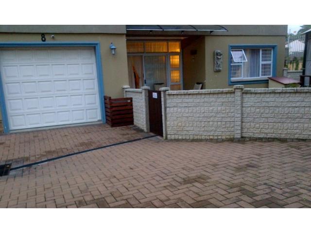 2 Bedroom Sectional Title for Sale For Sale in Uvongo - Private Sale - MR099112