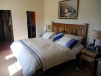 Main Bedroom - 21 square meters of property in Mossel Bay