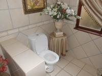 Bathroom 1 - 3 square meters of property in Silver Lakes Golf Estate