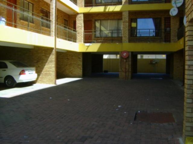 2 Bedroom Apartment for Sale For Sale in Randfontein - Home Sell - MR099326