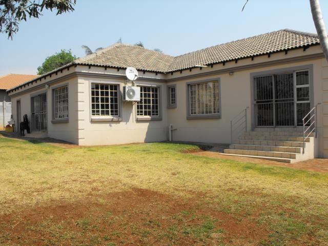 4 Bedroom House for Sale For Sale in Rustenburg - Private Sale - MR099352