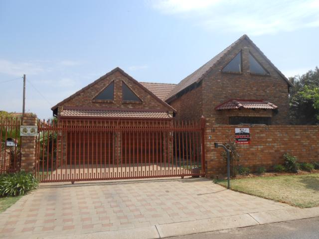 3 Bedroom House for Sale For Sale in Moreletapark - Private Sale - MR099402