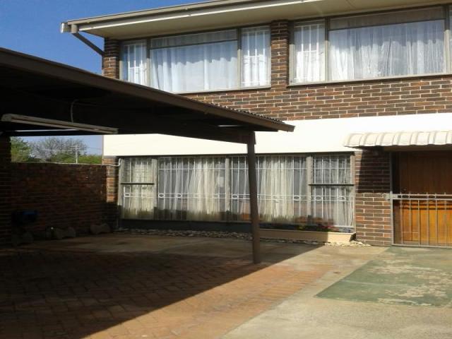 3 Bedroom Duplex for Sale For Sale in Bloemfontein - Home Sell - MR099405