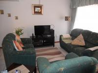 Lounges - 14 square meters of property in Margate