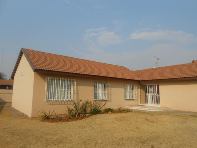 4 Bedroom House for Sale For Sale in Randfontein - Private Sale - MR099552